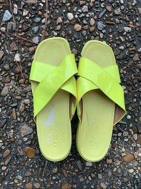 UGG Women's Neon Lime / yellow Crisscross Slide Sandals